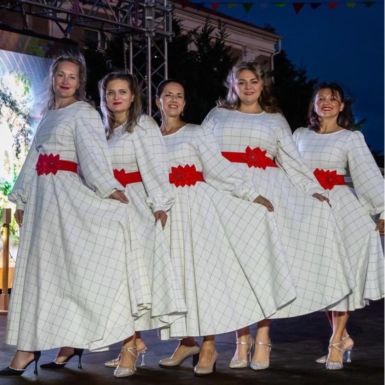 Ретро-вечеринка с группой «Ягода-Малина» | Новости | Отель Райморис - официальный сайт. Отдых на черном море. Геленджик. Бетта.