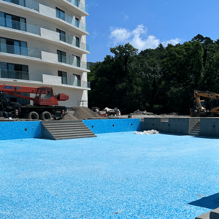Осуществлено нагрузочное испытание бассейна | Новости | Отель Райморис - официальный сайт. Отдых на черном море. Геленджик. Бетта.